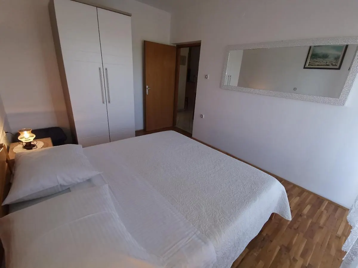 Apartments Grozdana Crikvenica 0*,